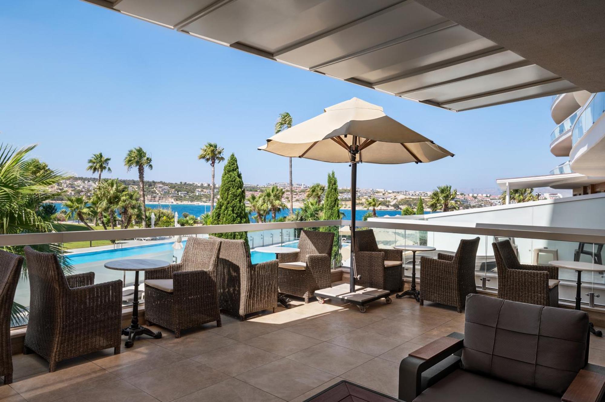 La Quinta By Wyndham Cesme Hotel Esmirna Exterior foto
