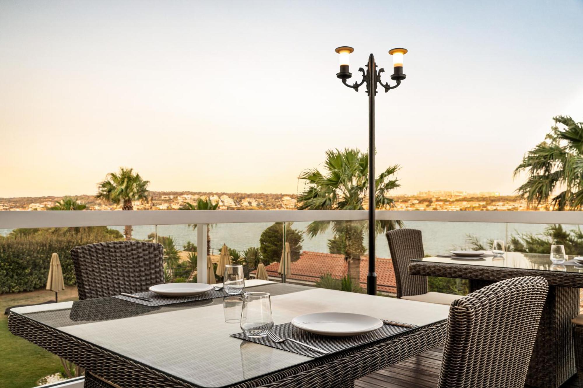 La Quinta By Wyndham Cesme Hotel Esmirna Exterior foto