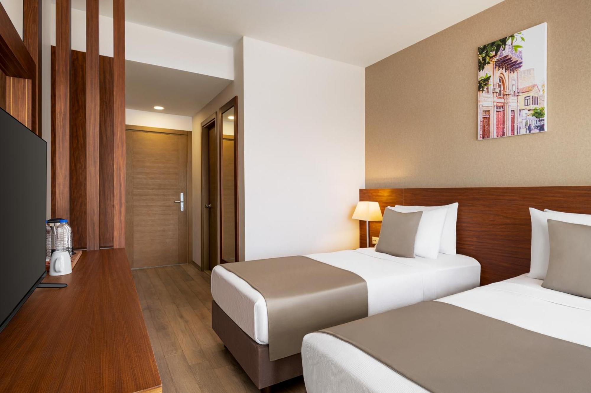 La Quinta By Wyndham Cesme Hotel Esmirna Exterior foto