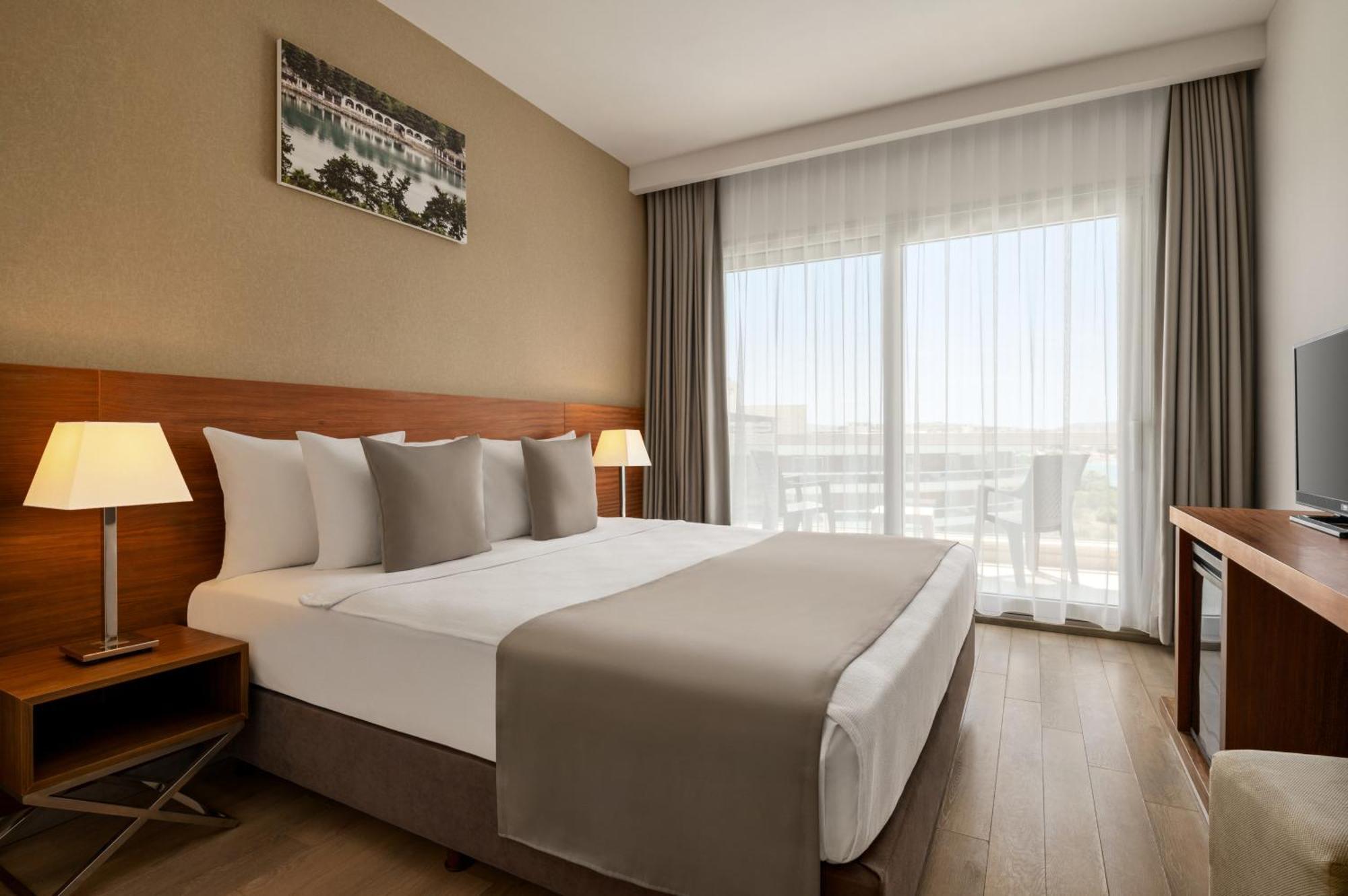 La Quinta By Wyndham Cesme Hotel Esmirna Exterior foto