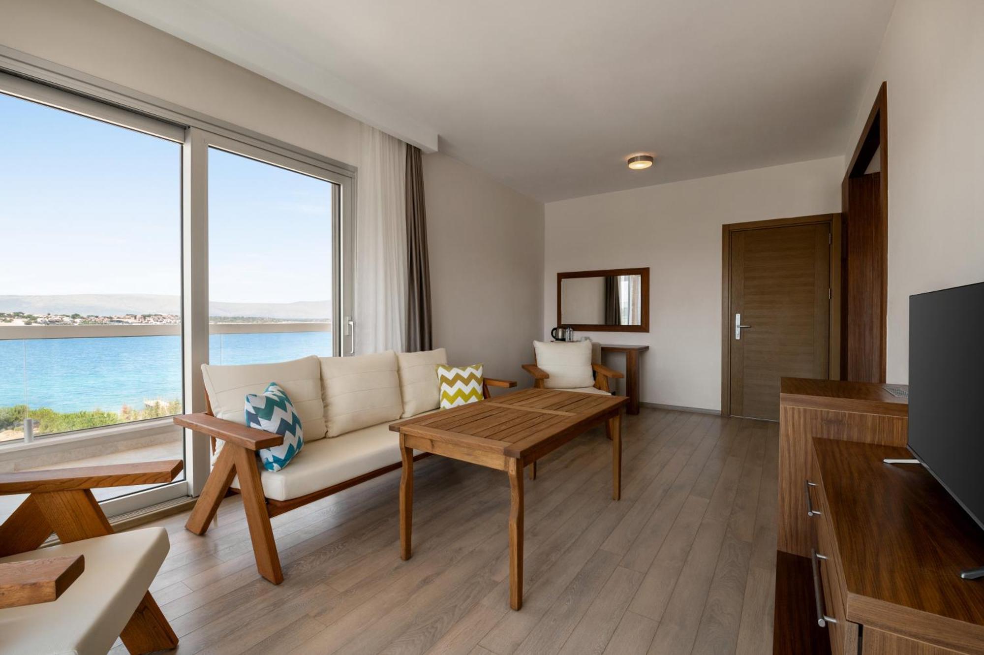 La Quinta By Wyndham Cesme Hotel Esmirna Exterior foto